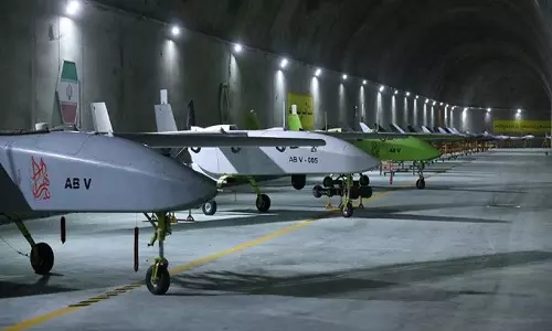 ரகசிய சுரங்கத்தில் நிறுத்தி வைக்கப்பட்டுள்ள டிரோன்கள் - எச்சாிக்கை விடுக்கும் ஈரான் ரகசிய சுரங்கத்தில் நிறுத்தி வைக்கப்பட்டுள்ள டிரோன்கள் - எச்சாிக்கை விடுக்கும் ஈரான்