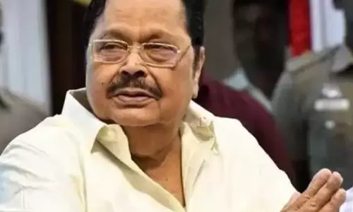 மு.க.ஸ்டாலின் அறிவு, திறமையில் மூத்தவர், நாங்கள் இளையவர் - துரைமுருகன் புகழாரம் மு.க.ஸ்டாலின் அறிவு, திறமையில் மூத்தவர், நாங்கள் இளையவர் - துரைமுருகன் புகழாரம்