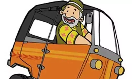 ஆட்டோ கவிழ்ந்து 7 பேர் படுகாயம்