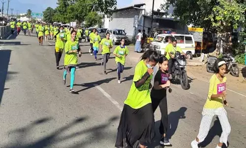 பொள்ளாச்சியில் மண் வள பாதுகாப்பு விழிப்புணர்வு மாரத்தான்-  வெற்றி பெற்றவர்களுக்கு பரிசுகள் வழங்கப்பட்டன