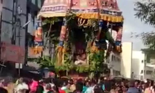 வைகாசி விசாக தேர்த்திருவிழாவை முன்னிட்டு  திருச்செங்கோட்டில் இருட்டு தேர் பவனி