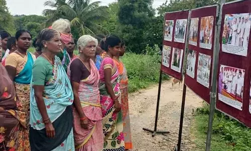 பழையூரில் தமிழக அரசின் சாதனை விளக்க புகைப்பட கண்காட்சி பழையூரில் தமிழக அரசின் சாதனை விளக்க புகைப்பட கண்காட்சி