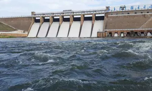 வைகை அணையின் நீர்மட்டம் 63.68 அடியாக சரிவு வைகை அணையின் நீர்மட்டம் 63.68 அடியாக சரிவு