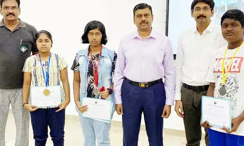 துப்பாக்கி சுடும் பயிற்சி முகாமில் வெற்றி பெற்றவர்களுக்கு பரிசு