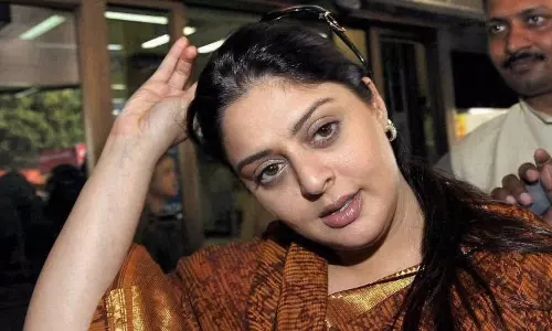 மாநிலங்களவை வாய்ப்புக்கு எனக்கு தகுதி இல்லையா? - காங்கிரசுக்கு நக்மா கேள்வி