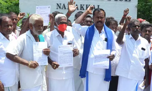 அரசம்பாளையம் கிராமத்தில் பொது இடத்தை  குப்பை கிடங்காக மாற்றும் முயற்சியை கைவிட வேண்டும்  கலெக்டரிடம் மனு