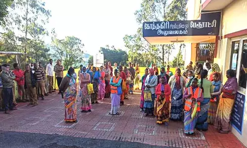 தூய்மை பணியாளர்கள் வேலைநிறுத்த போராட்டம்