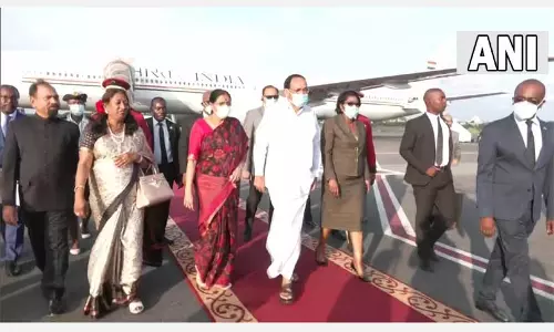 துணை ஜனாதிபதி வெங்கையா நாயுடு 3 நாடுகளுக்கு பயணம்