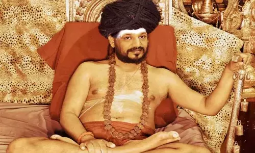 நித்தியானந்தா எங்கே ? சமாதியிலா? கோமாவிலா? - சிஷ்யைகள் சொல்வது என்ன..!