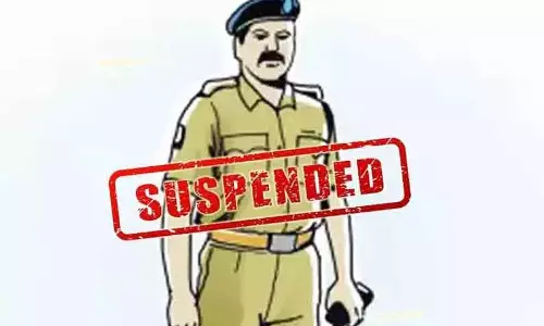 பா.ஜனதா ஆதரவு வீடியோக்களை முகநூலில் பகிர்ந்த போலீஸ் ஏட்டு பணியிடை நீக்கம் பா.ஜனதா ஆதரவு வீடியோக்களை முகநூலில் பகிர்ந்த போலீஸ் ஏட்டு பணியிடை நீக்கம்