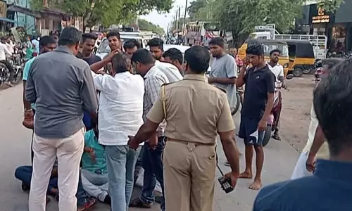 வாலிபருக்கு சரமாரி கத்திக்குத்து வாலிபருக்கு சரமாரி கத்திக்குத்து