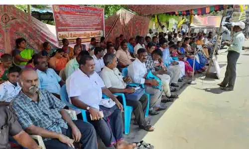 தமிழ்நாடு ஆரம்பப்பள்ளி ஆசிரியர் கூட்டணியினர் 2-வது நாளாக உண்ணாவிரதம் தமிழ்நாடு ஆரம்பப்பள்ளி ஆசிரியர் கூட்டணியினர் 2-வது நாளாக உண்ணாவிரதம்
