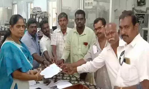 நூல் விலை உயர்வை கட்டுப்படுத்த வேண்டும் நூல் விலை உயர்வை கட்டுப்படுத்த வேண்டும்