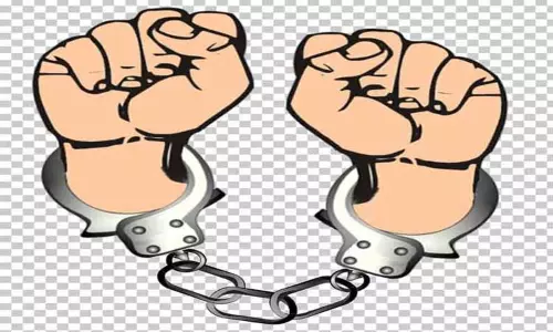 குறி சொல்வதாக ஏமாற்றிய 3 பெண்கள் கைது குறி சொல்வதாக ஏமாற்றிய 3 பெண்கள் கைது