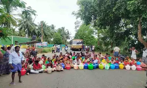 புஞ்சைபுளியம்பட்டி அருகே நல்ல தண்ணீர் கேட்டு காலிக்குடங்களுடன் பெண்கள் சாலை மறியல்