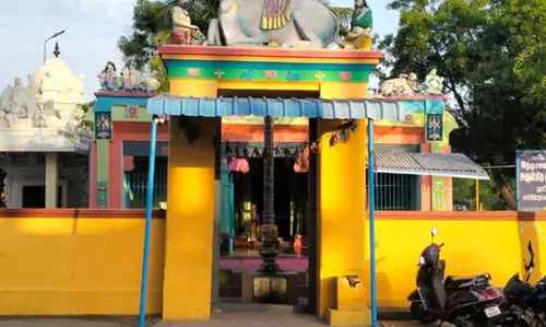 கோவில் உண்டியலை உடைத்து பணம் திருட்டு