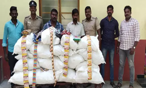 153 கிலோ குட்கா பதுக்கிய 2 பேர் கைது