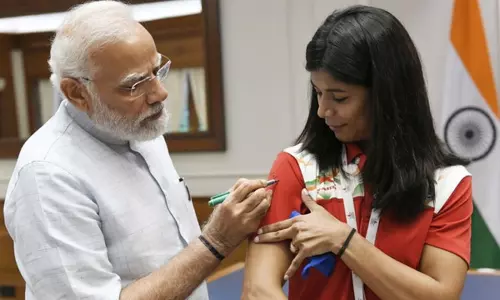 பெண்கள் உலக குத்துச்சண்டை போட்டியில் பதக்கம் வென்ற வீராங்கனைகளுடன் பிரதமர் மோடி சந்திப்பு..! பெண்கள் உலக குத்துச்சண்டை போட்டியில் பதக்கம் வென்ற வீராங்கனைகளுடன் பிரதமர் மோடி சந்திப்பு..!