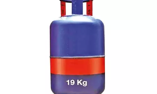 வணிக கியாஸ் சிலிண்டர் விலை ரூ.134 குறைப்பு