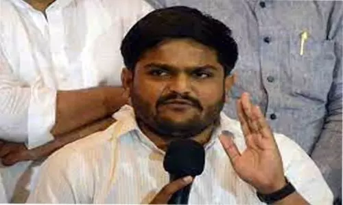 காங்கிரசில் இருந்து விலகிய ஹர்திக் படேல் இன்று பாஜகவில் இணைகிறாா்