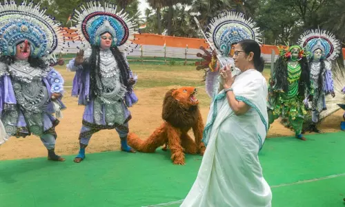 நாட்டு நலனுக்காக தேர்தலில் பாஜக தோற்கடிக்கப்பட வேண்டும் - மம்தா பானர்ஜி நாட்டு நலனுக்காக தேர்தலில் பாஜக தோற்கடிக்கப்பட வேண்டும் - மம்தா பானர்ஜி