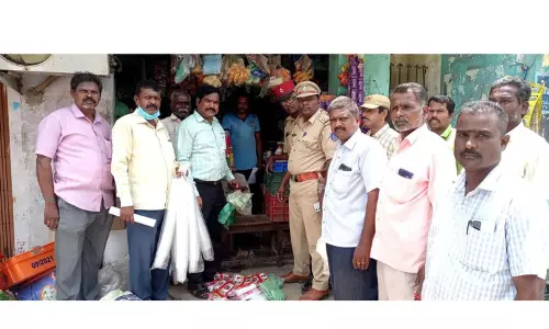 கடைகளுக்கு அபராதம் கடைகளுக்கு அபராதம்