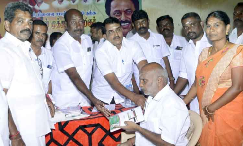 தி.மு.க. சார்பில் தூய்மை பணியாளர்களுக்கு நலத்திட்ட உதவிகள்