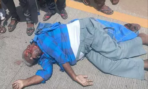 கிணத்துக்கடவு நான்கு வழிச்சாலையில் விபத்து:  ஓய்வு பெற்ற ரெயில்வே ஊழியர் லாரி மோதி பலி