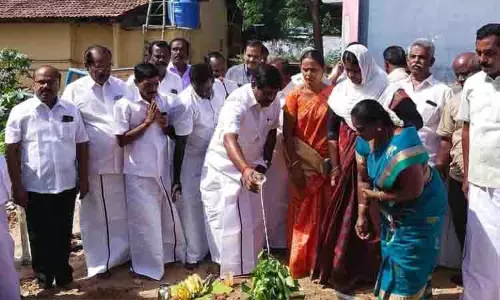 ஊராட்சி ஒன்றிய பள்ளியில் புதிய வகுப்பறை கட்டிடம் கட்ட பூமி பூஜை ஊராட்சி ஒன்றிய பள்ளியில் புதிய வகுப்பறை கட்டிடம் கட்ட பூமி பூஜை