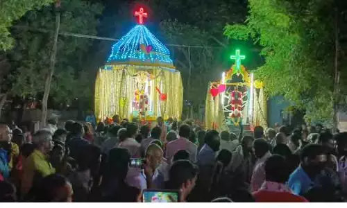 புனித வனத்து சின்னப்பர் ஆலய தேர்பவனி