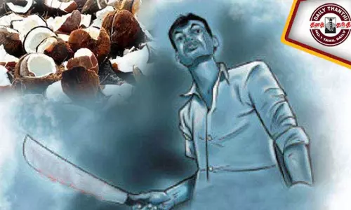 பக்தர்கள் உடைக்கும் தேங்காய் எடுப்பதில் தகராறு; வாலிபருக்கு அரிவாள் வெட்டு..! பக்தர்கள் உடைக்கும் தேங்காய் எடுப்பதில் தகராறு; வாலிபருக்கு அரிவாள் வெட்டு..!