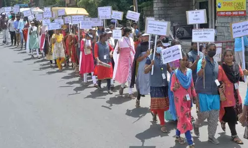 சுகாதாரமான நகரமாக மாற்ற திட்டம்:  குப்பைகளை தரம் பிரித்து கொடுப்பது குறித்து விழிப்புணர்வு