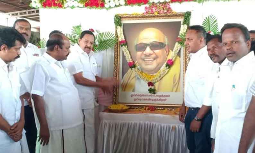 மாவட்ட தி.மு.க. அலுவலகத்தில் கருணாநிதி பிறந்த நாள் விழா மாவட்ட தி.மு.க. அலுவலகத்தில் கருணாநிதி பிறந்த நாள் விழா