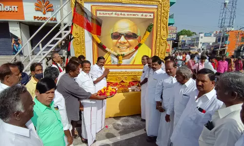 கருணாநிதி பிறந்த நாள் கொண்டாட்டம்