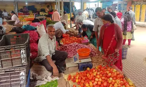 தக்காளி விலை குறைந்தது