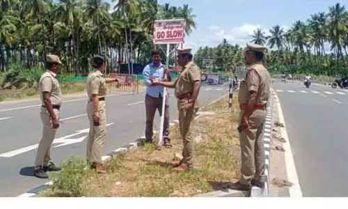 விபத்தை தடுக்க உத்தமபாளையம்-கம்பம் பைபாஸ் சாலையில் அறிவிப்பு பலகை விபத்தை தடுக்க உத்தமபாளையம்-கம்பம் பைபாஸ் சாலையில் அறிவிப்பு பலகை