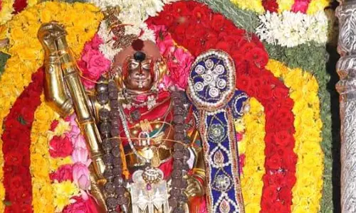 திருச்செங்கோடு அர்த்தநாரீஸ்வரர் கோவில்   வைகாசி விசாக தேர்த்திருவிழா கொடியேற்றத்துடன் தொடங்கியது   திரளான பக்தர்கள் சாமி தரிசனம்