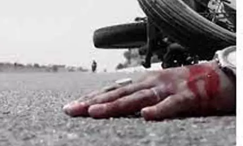 டிப்பர் லாரி மோதி வாலிபர் பலி