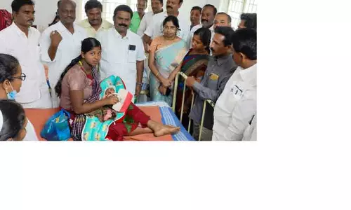 அரசு ஆஸ்பத்திரிகளில் பிறந்த குழந்தைகளுக்கு தங்க மோதிரம்