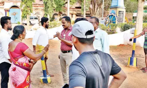 கைதிகளை காவலர்கள் தாக்குவதாக குற்றச்சாட்டு கைதிகளை காவலர்கள் தாக்குவதாக குற்றச்சாட்டு
