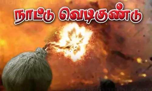 ஆலப்புழை அருகே வீட்டில் பதுக்கிய நாட்டு வெடிகுண்டுகள் பறிமுதல் ஆலப்புழை அருகே வீட்டில் பதுக்கிய நாட்டு வெடிகுண்டுகள் பறிமுதல்