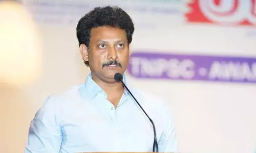 ஜீன் 13-ம் தேதி திட்டமிட்டபடி பள்ளிகள் திறக்கப்படும் - அமைச்சர் அன்பில் மகேஷ் ஜீன் 13-ம் தேதி திட்டமிட்டபடி பள்ளிகள் திறக்கப்படும் - அமைச்சர் அன்பில் மகேஷ்