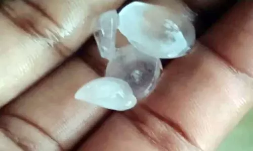 ஈரோட்டில் இடி-மின்னலுடன் ஆலங்கட்டி மழை