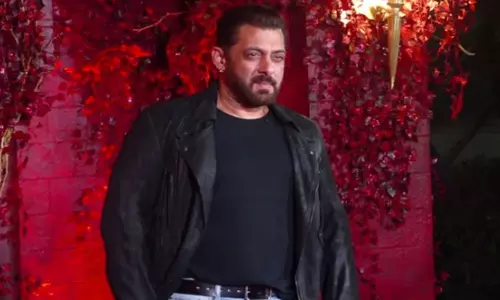 கொலை மிரட்டல் கடிதம் எதிரொலி : நடிகர் சல்மான் கானுக்கு பாதுகாப்பு அதிகரிப்பு