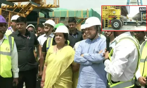 2026ம் ஆண்டுக்குள் நாட்டின் முதல் புல்லட் ரெயில்; மத்திய மந்திரி நம்பிக்கை 2026ம் ஆண்டுக்குள் நாட்டின் முதல் புல்லட் ரெயில்; மத்திய மந்திரி நம்பிக்கை
