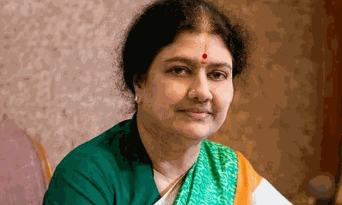 உறுப்பினர்கள் என்னை தேர்வு செய்ததால் அ.தி.மு.க. பொதுச்செயலாளராக பணியாற்றுகிறேன்- சசிகலா உறுப்பினர்கள் என்னை தேர்வு செய்ததால் அ.தி.மு.க. பொதுச்செயலாளராக பணியாற்றுகிறேன்- சசிகலா