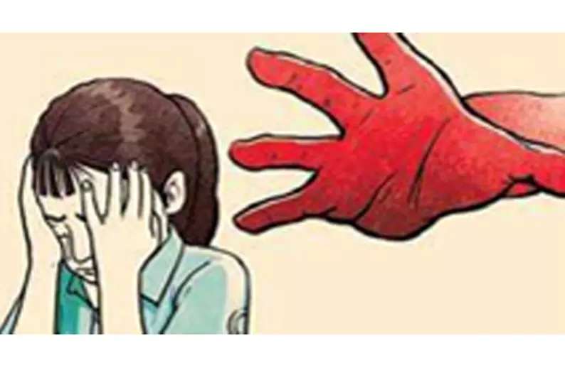 பள்ளி மாணவியை கடத்தி பாலியல் பலாத்காரம்