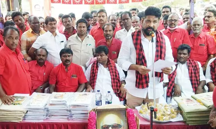 விழுப்புரத்தில் கருணாநிதி பிறந்த நாள் விழா தொ.மு.ச. சார்பில் கொண்டாடப்பட்டது விழுப்புரத்தில் கருணாநிதி பிறந்த நாள் விழா தொ.மு.ச. சார்பில் கொண்டாடப்பட்டது