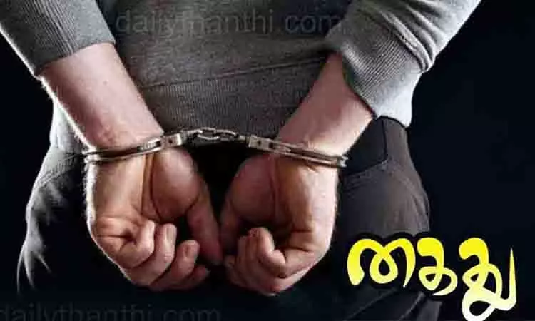 மது பாட்டில்கள் கடத்தியவர் கைது மது பாட்டில்கள் கடத்தியவர் கைது