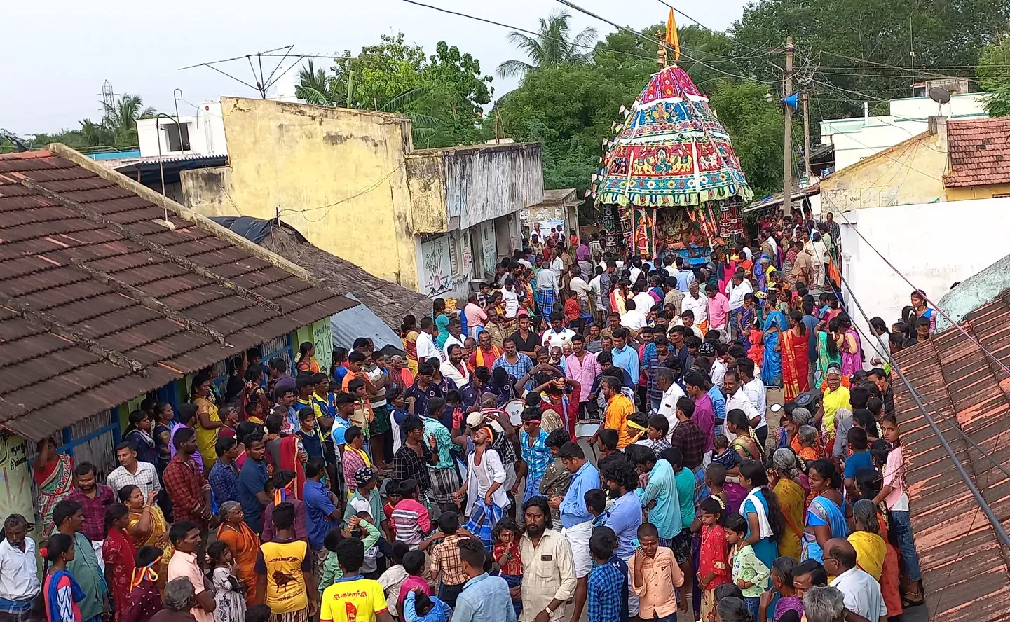 தென்குமரை மாரியம்மன் கோவில் தேரோட்டம்